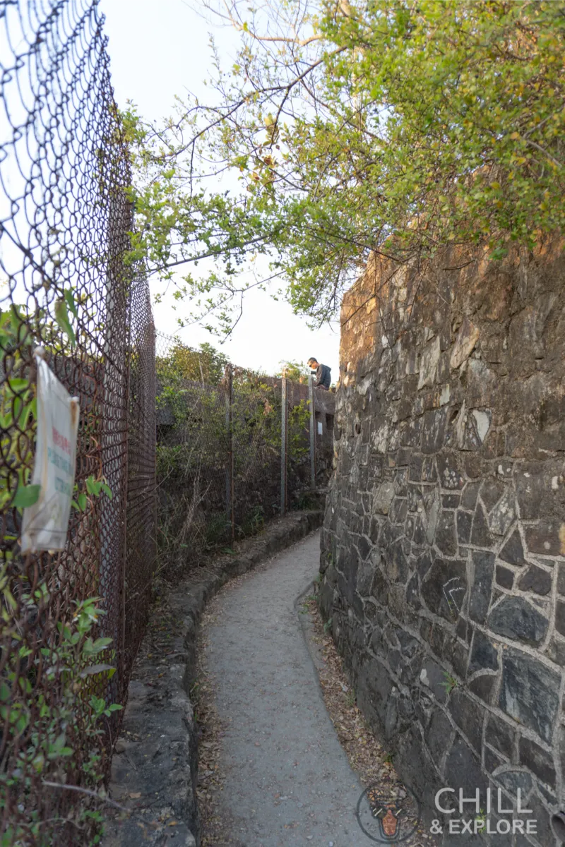 Devil's peak hike Hong Kong - battery ruins