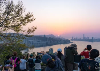 Devil's peak hike Hong Kong - sunset