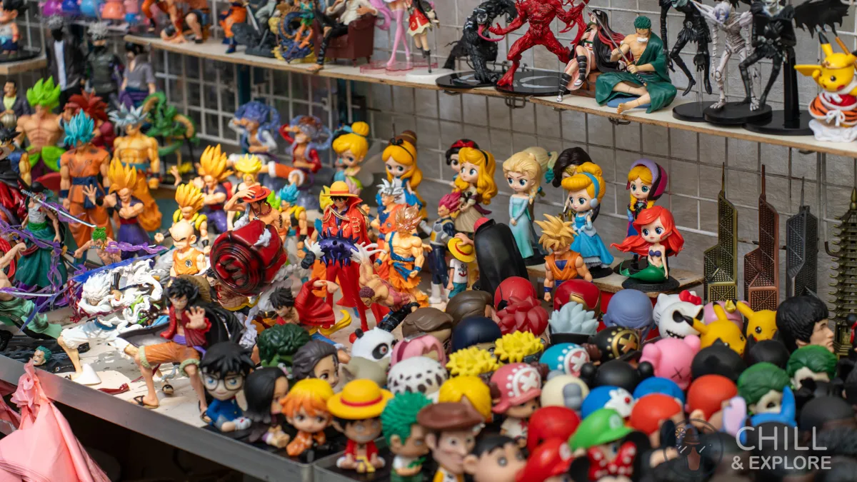 figurines at the ladies market
