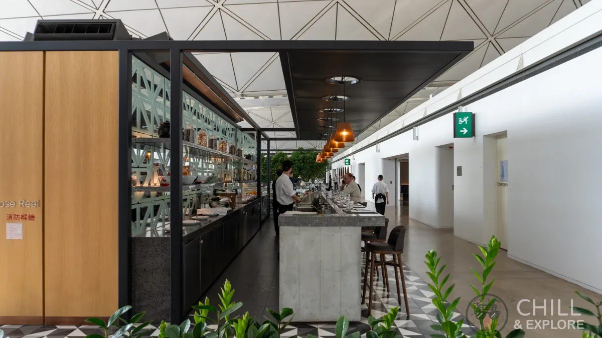 Qantas Hong Kong Lounge bar