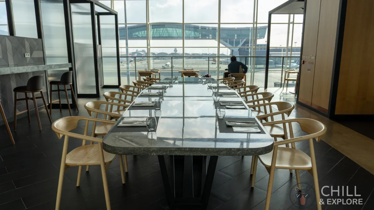 Qantas Hong Kong Lounge dining table